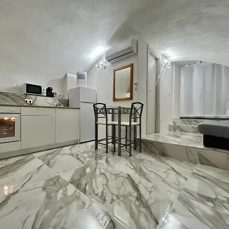 Lägenhet Cave House *