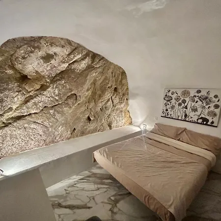 Lägenhet Cave House