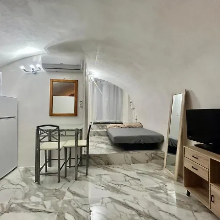 Lägenhet Cave House